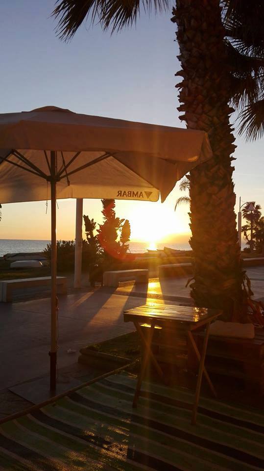 puesta de sol en la playa